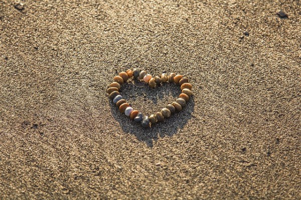 Sand art using sea shells